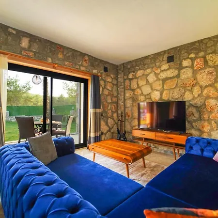 Diamond Villa