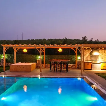 Diamond Villa